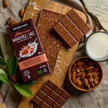 Carica l'immagine nel visualizzatore di Gallery, Cioccolato Mascao al latte con mandorle e sale - bio - 80g
