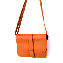 Carica l'immagine nel visualizzatore di Gallery, Borsa Parijat pesca