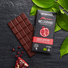Carica l'immagine nel visualizzatore di Gallery, CIOCCOLATO MASCAO FONDENTE EXTRA AL MELOGRANO - BIO | COD. 00000880 | 80 g